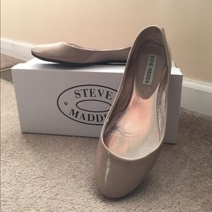 Steve Madden taupe ballerinas